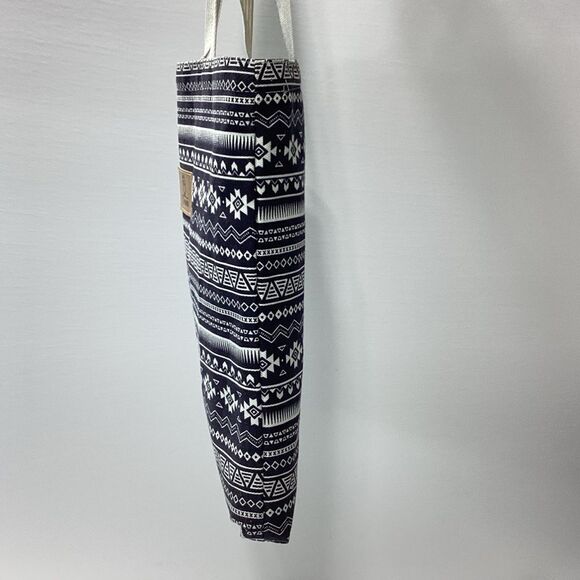 O-Kusarin Tribal Print Tote Bag - Picture 10 of 11